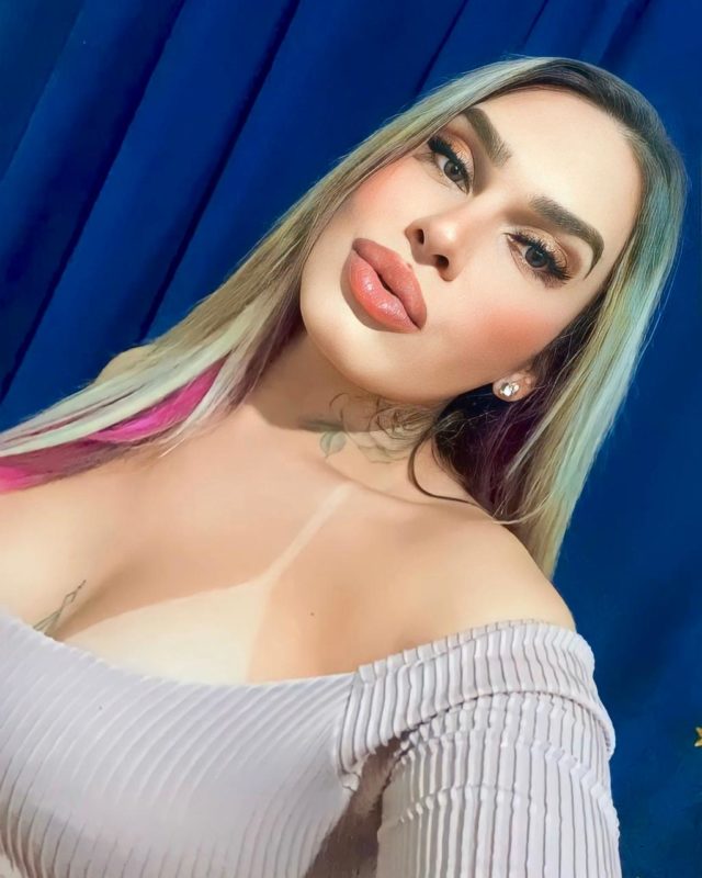 Julia Monteiro 57