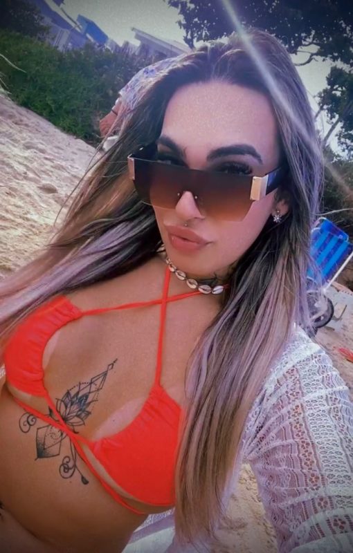 Julia Monteiro 52