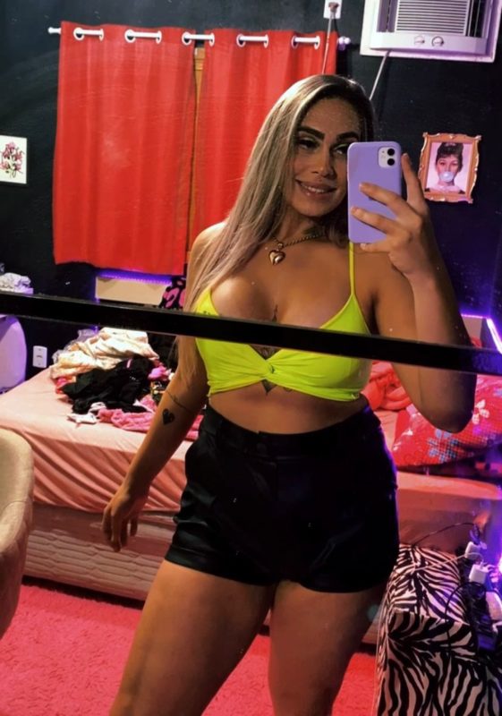 Julia Monteiro 54