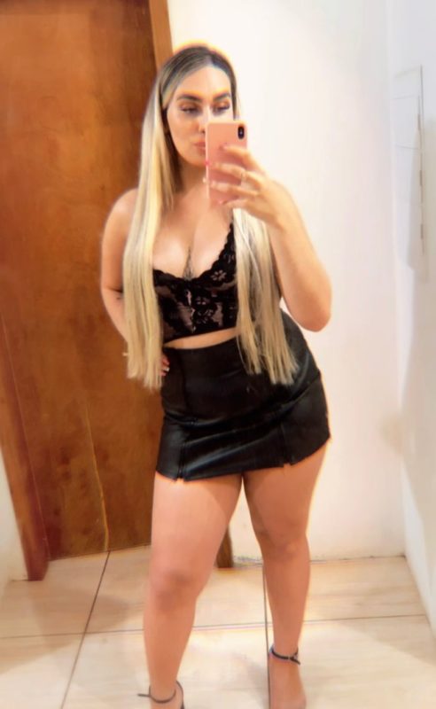 Julia Monteiro 53
