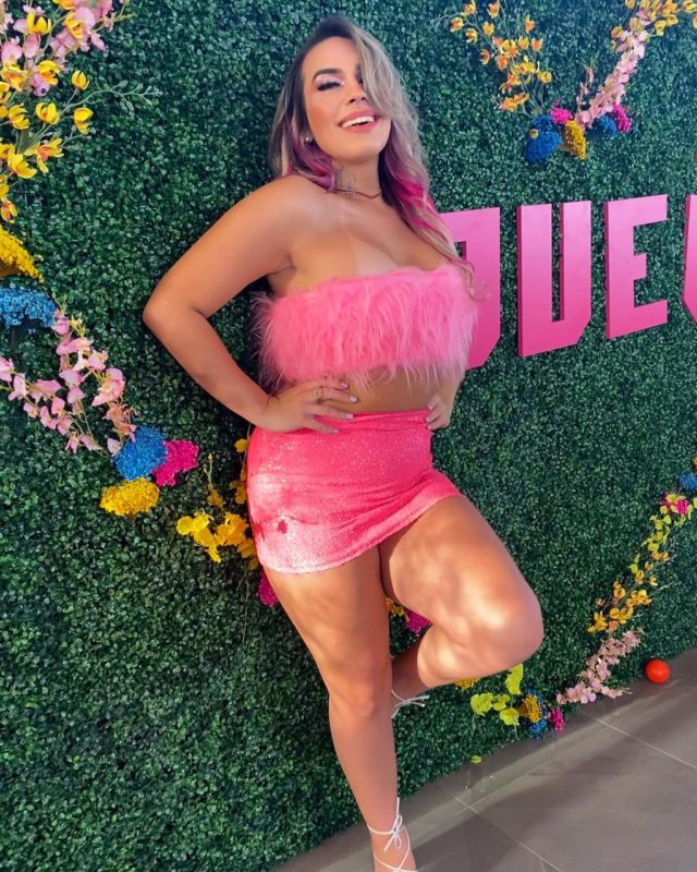 Julia Monteiro 51