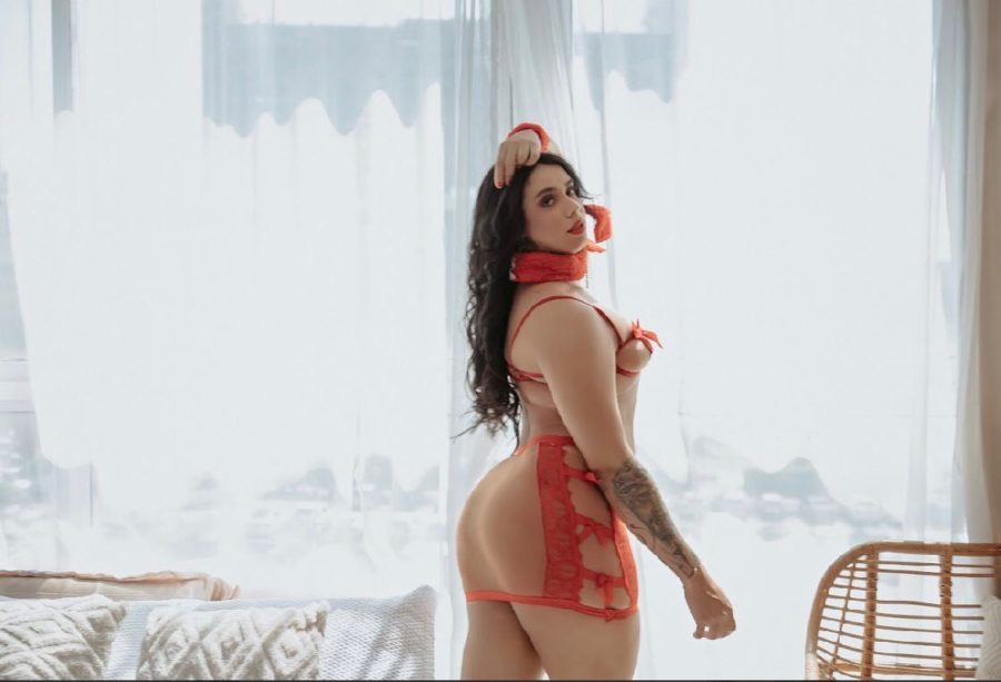 Polly Cavalona 12