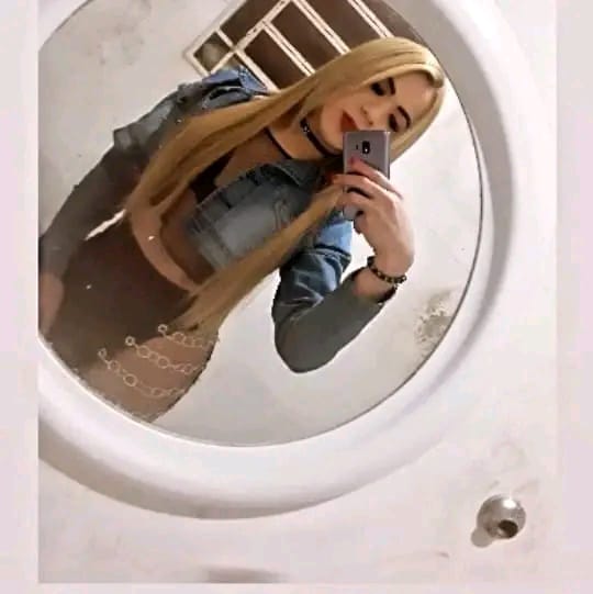 Carla Vicktorya 85