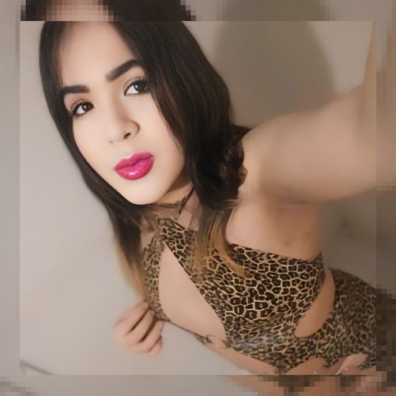 Carla Vicktorya 23