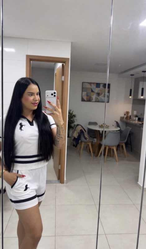 Polly Cavalona 1