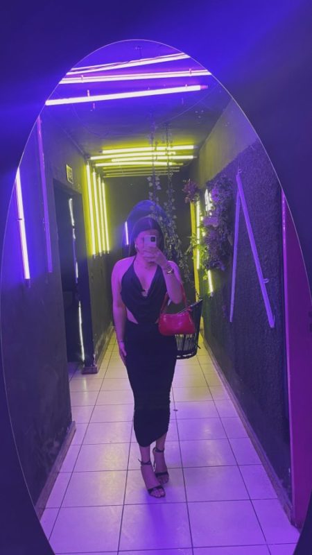 Anne Linhares 21