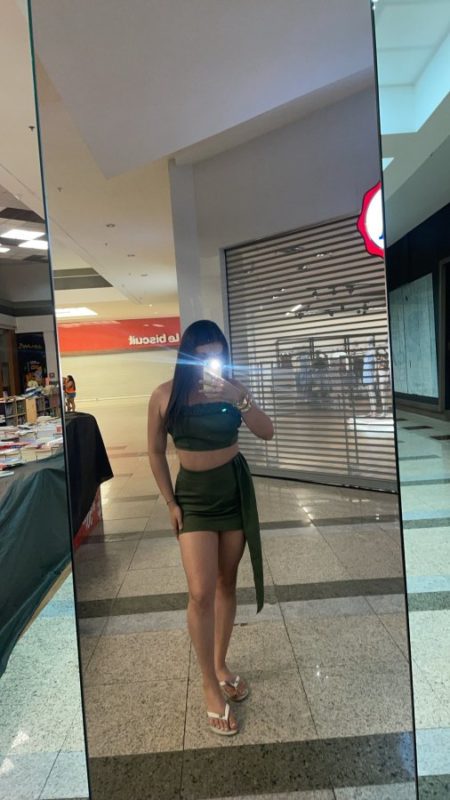 Anne Linhares 26