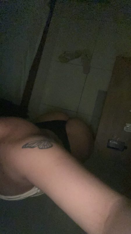 Anne Linhares 27
