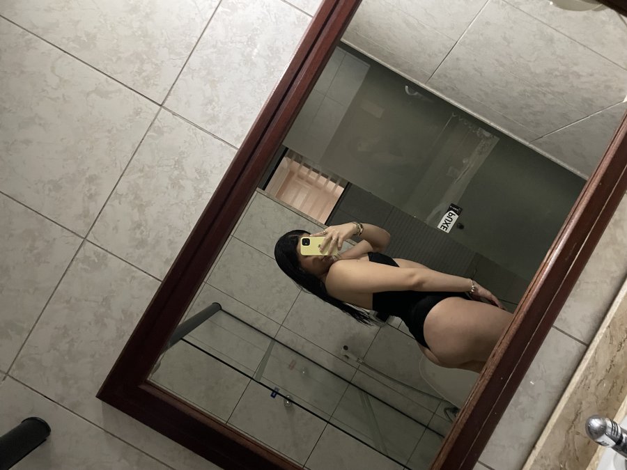 Anne Linhares 10