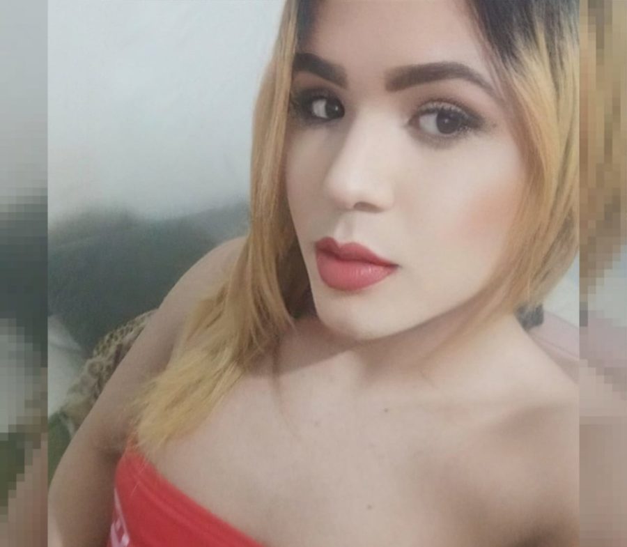 Carla Vicktorya 72