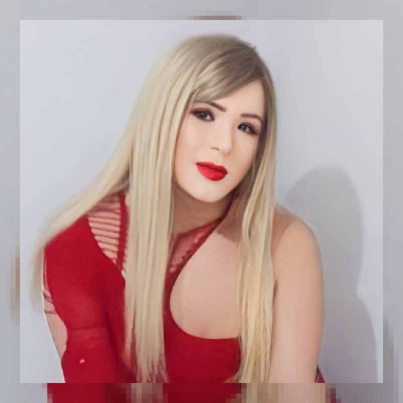 Carla Vicktorya 44