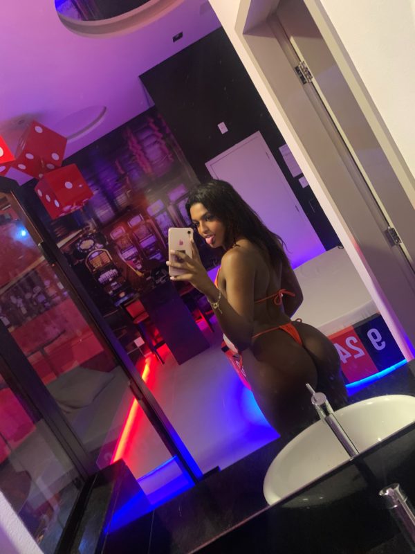 Arielly Soares 6