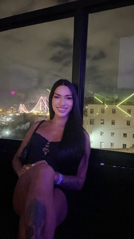 Alice Evangelista 24
