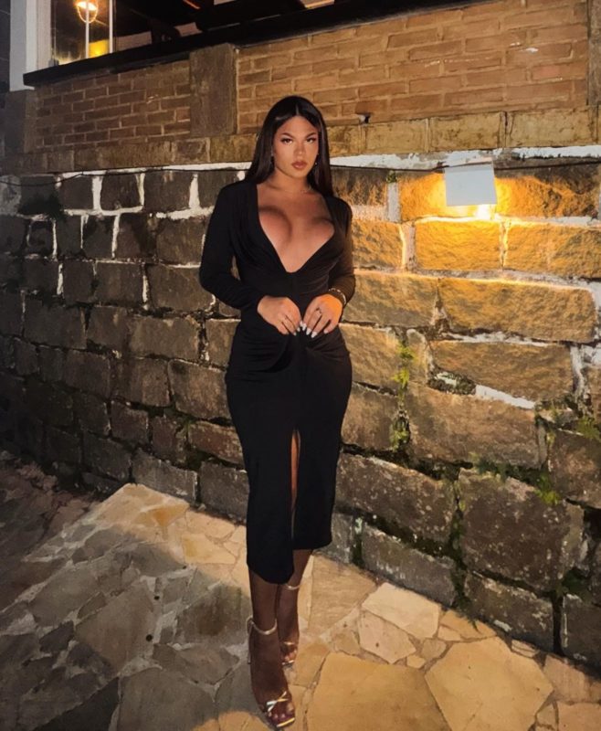 Júlia Morena 17