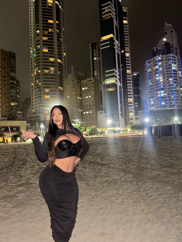 Júlia Morena 16