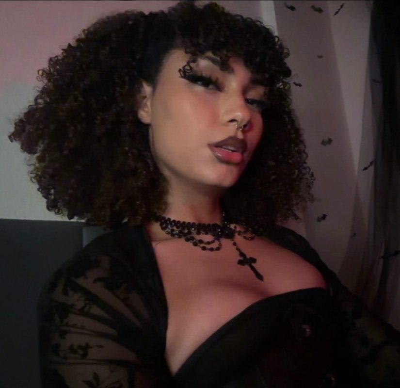 Layla Lara 1