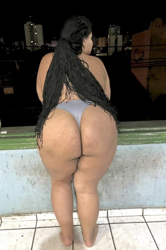 Anthonella Mendonça 4