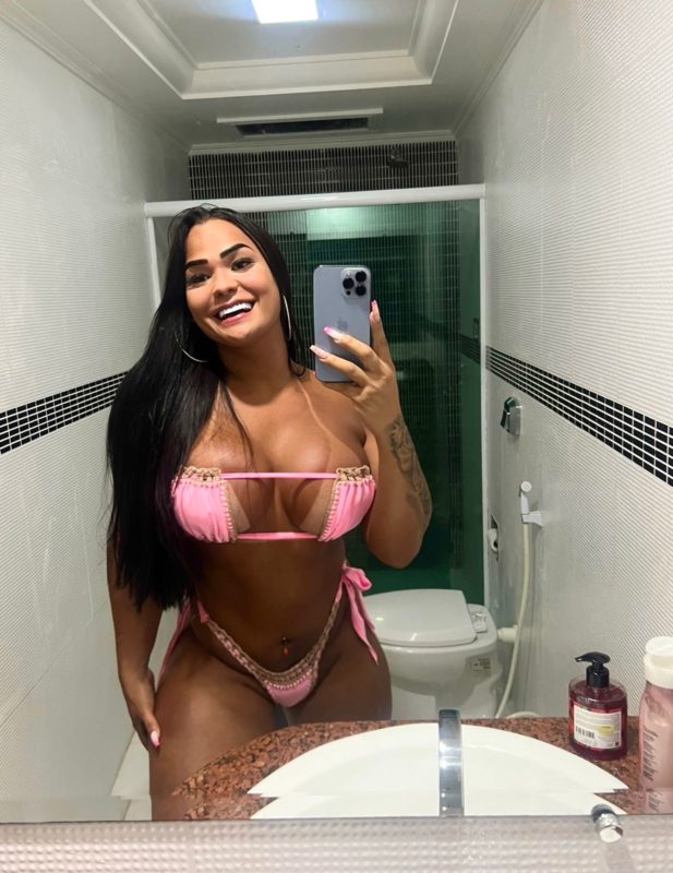 Isabella Reis 49