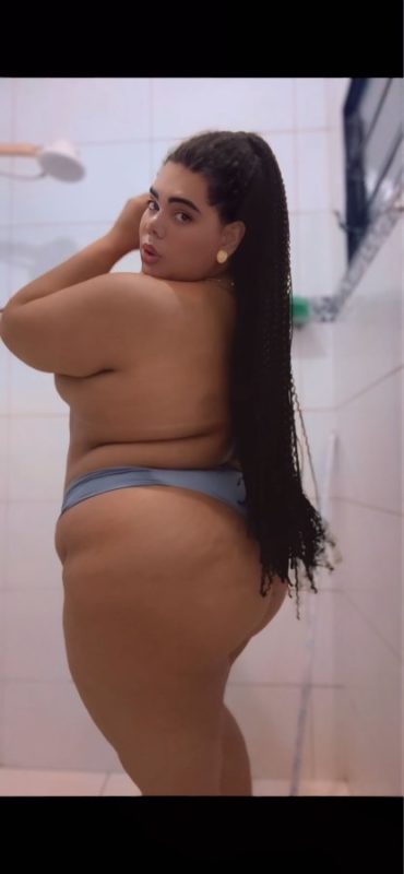 Anthonella Mendonça 18
