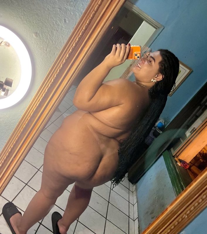 Anthonella Mendonça 23