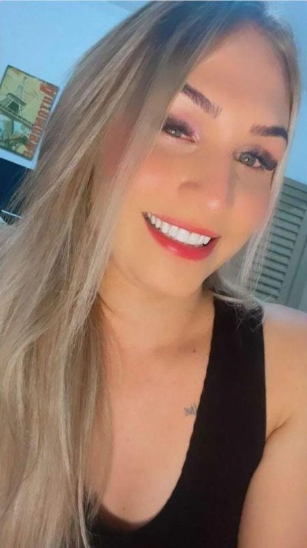 Chloe Leão 35