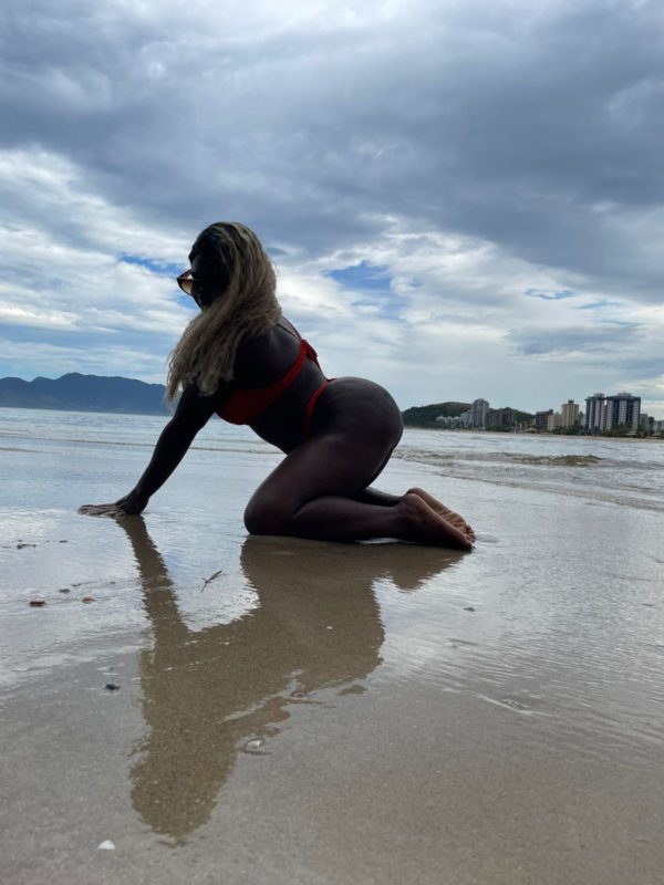 Negra Bombom 10