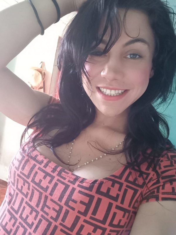 Jhennyfer Antunes 17