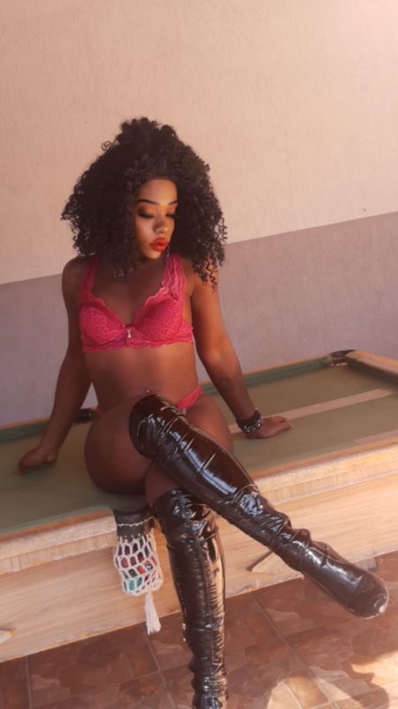 Negra Bombom 24