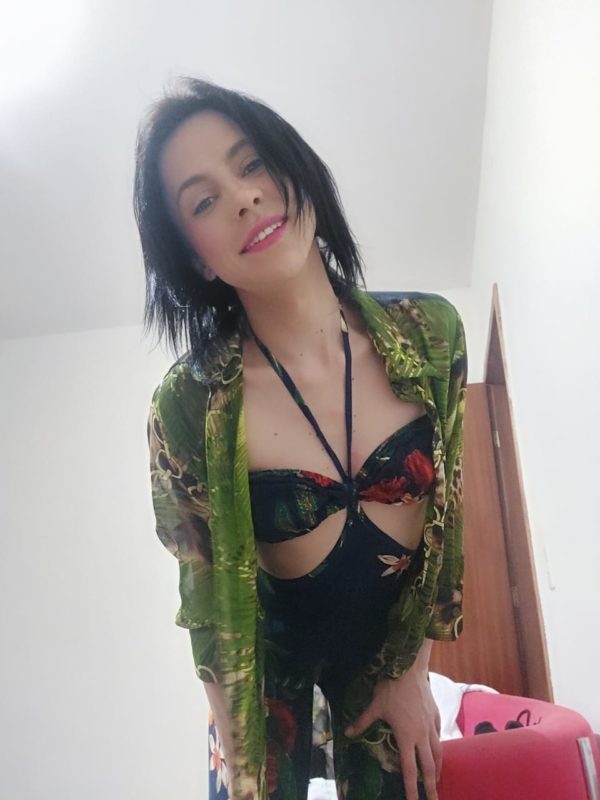 Jhennyfer Antunes 8