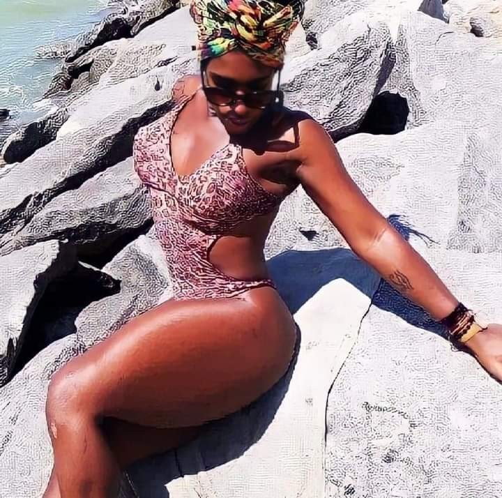 Negra Bombom 14