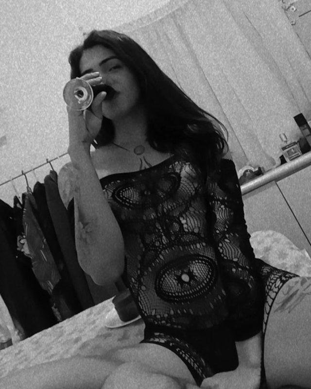 Larissa Alves 18