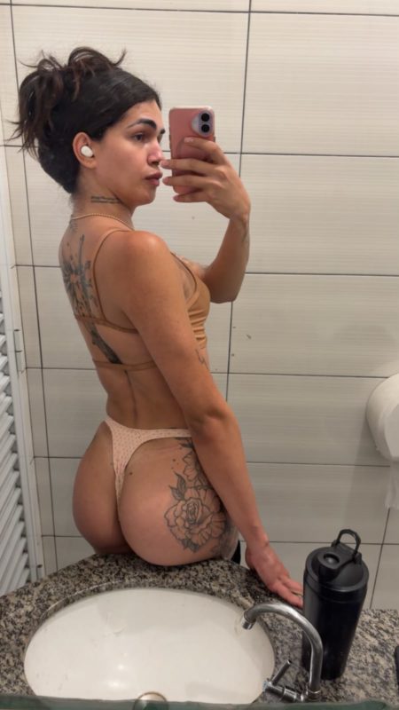 Larissa Alves 38