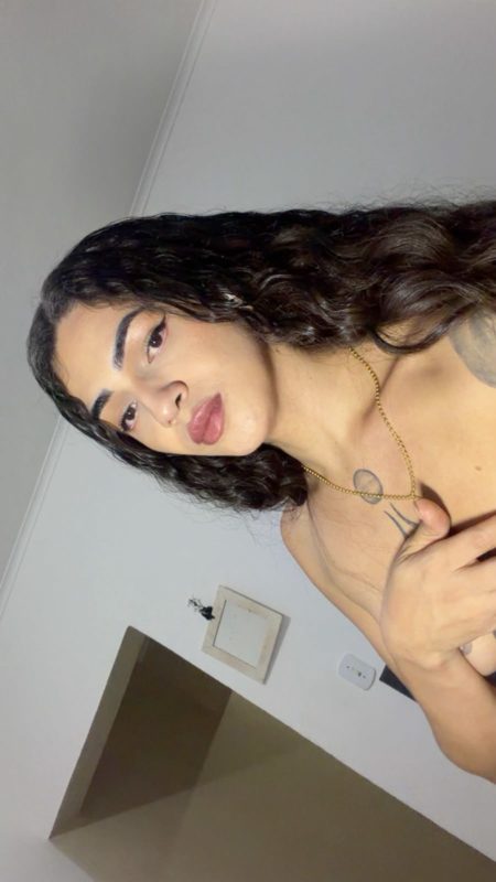 Larissa Alves 19
