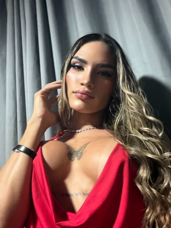Ísis Valverde 12