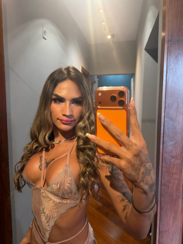 Ísis Valverde 20