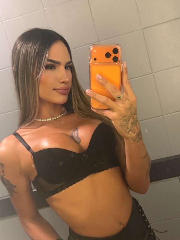 Ísis Valverde 13