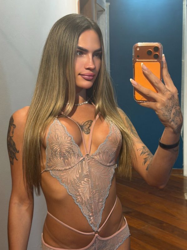 Ísis Valverde 17
