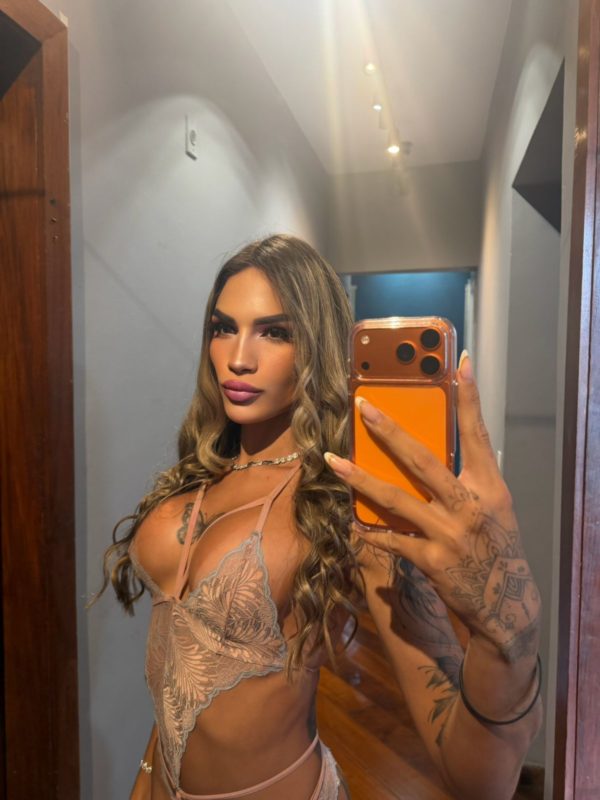Ísis Valverde 21