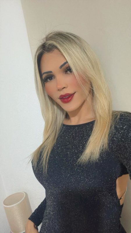 Ana Julia 21