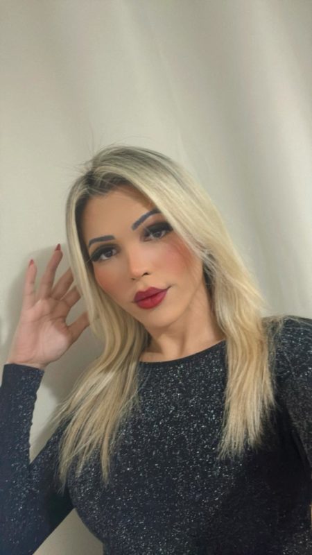 Ana Julia 23