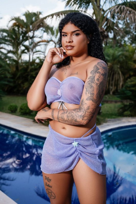Viviane Monteiro 25