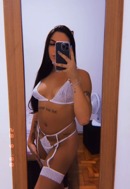 Rebeka Carioca 29