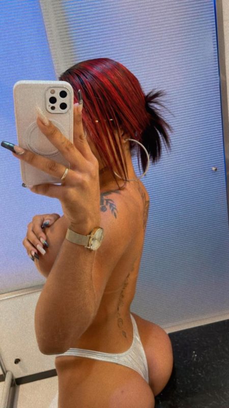 Akça Micaelly 44
