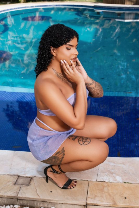 Viviane Monteiro 24