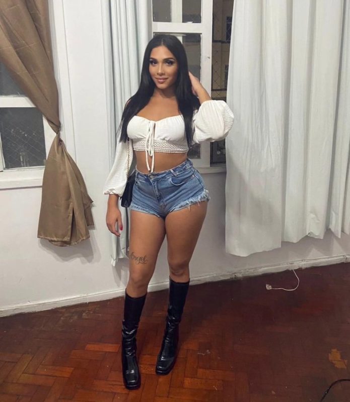 Ariela Marins 71