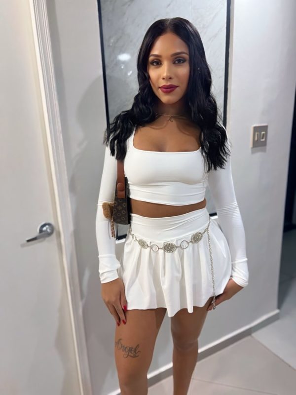 Ariela Marins 21