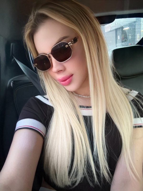 Julia Baby 19