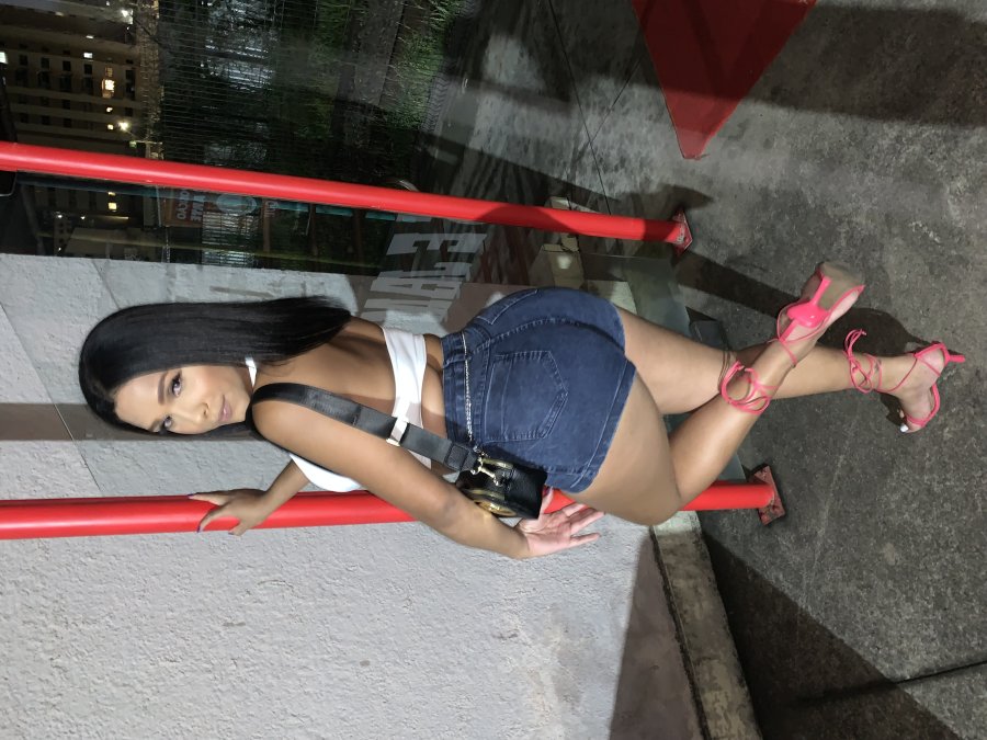 Ariela Marins 35