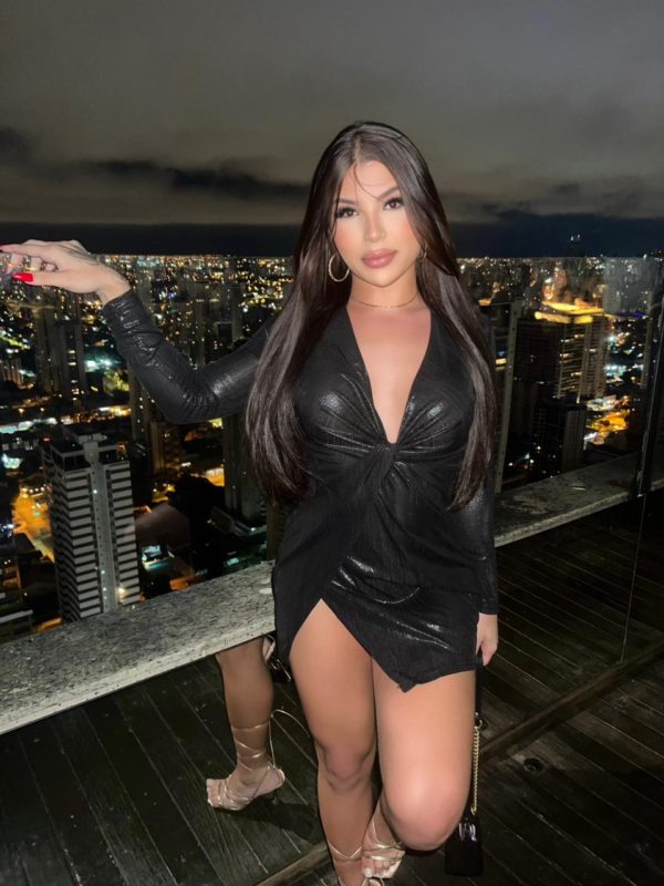 Isa Buenno 66