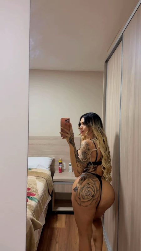 Ana Julia 48